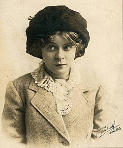 Daphne Pollard, 1910.