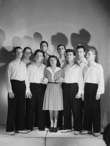 Les Compagnons de la chanson with Édith Piaf in 1946