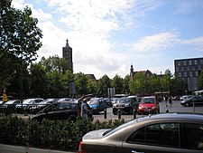 Mgr. Nolensplein met op de achtergrond de Grote of Sint-Martinuskerk