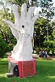 Monumento a las víctimas del 30 de julio de 1975 ubicado en el campus central de la Universidad de El Salvador.