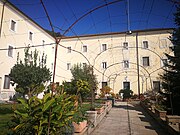 Convento e cortile esterno