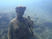 Parco archeologico di Baia - Ninfeo punta Epitaffio - statua Antonia Minore.jpg