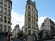 La butte vue depuis la porte Saint-Denis.