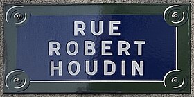 Voir la plaque.