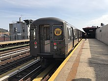 A W train of R68As leaving Broadway R68A W train (Car No. 5078).jpg