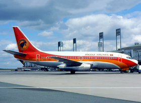 Un Boeing 707-200 de la TAAG Angola Airlines similaire à celui impliqué dans l'accident.