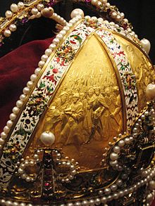 Detail of Rudolf's Imperial crown, gold, enamel and jewels. Prague, 1602 Weltliche Schatzkammer Wien (258c).JPG