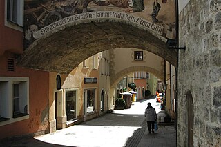 Eingang in die Gasse "In den Grüben" in Burghausen