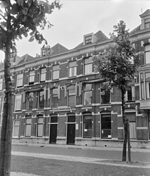 Het door Plantenga gestichte eerste consultatiebureau van Nederland aan de Regentesselaan in Den Haag.