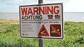 Знак предупреждающий о крокодилах