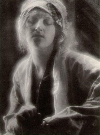 Imogen Cunningham's 1910 photo, Dream