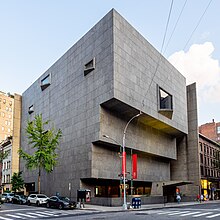 The Met Breuer building in 2019 MET Breuer (48377070386).jpg