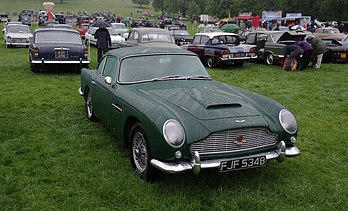 Une Aston Martin DB5. (définition réelle 3 816 × 2 310)