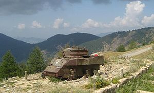 Старый танк на authion.JPG
