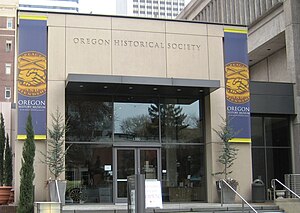 English: Entrance to the Oregon Historical Soc...