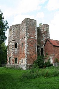 Otford Palace from the south-west Otford Palace Gatehouse.jpg