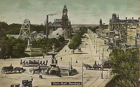 Pall Mall and Charing Cross in 1909. Bendigo had become a bustling city with a large transport network.