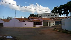 Casas do Residencial Pedro Zanella vistas da Praça Domingos Fuglini, Laranjal Paulista.