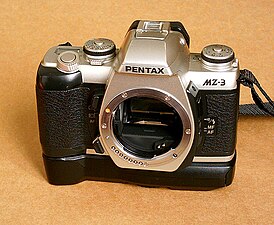 Pentax MZ-3 + battery pack 01.jpg