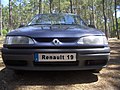 Face avant d'une Renault 19 RN de 1992 (phase 2)