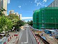三聖邨外的青山公路－青山灣段正在進行道路擴闊工程（2022年8月）