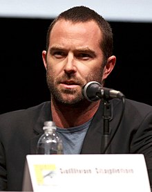 Description de l'image Sullivan Stapleton by Gage Skidmore.jpg.