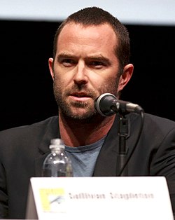 Sullivan Stapleton vuonna 2013