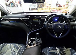 Toyota_CAMRY_G_(DAA-AXVH70)_interior