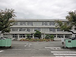 富山市立山室中部小学校