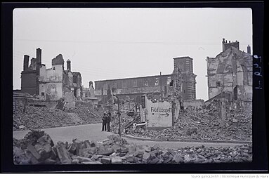 Yvetot, centre-ville et église Saint-Pierre en 1941.