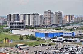 Вид на жилой комплекс «Казань – XXI век», с которого началось развитие жилого района «Седьмое небо» (май 2021)