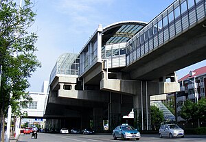 1号线财经大学站外景（2011年5月）