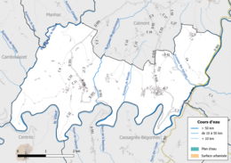 Carte en couleur présentant le réseau hydrographique de la commune