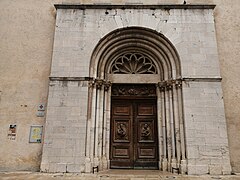 portail de l'église St-Sauveur de Brignoles