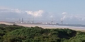 Industriezone Coega mit dem Hafen von St. Georg Beach aus gesehen