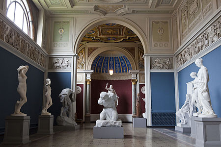 Сала са данским скулптурама
