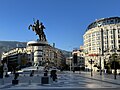 Der Platz Mazedoniens in Skopje mit dem Reiterstandbild Alexanders des Großen.