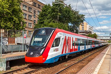 Электропоезд «Иволга 1.0» ЭГ2Тв-021 на платформе Красный Балтиец, дополненный до 11-вагонной составности и с модернизированной лобовой частью