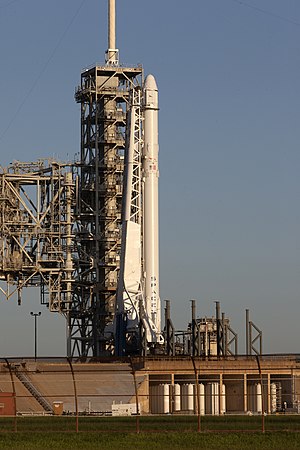 Falcon 9 s prvním stupněm B1039 před startem mise CRS-12