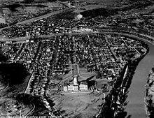 View of Frankfort in 1934, Kentucky State Capitol in the foreground Kentucky - Frankfort through Hickman - NARA - 23940289 (cropped).jpg