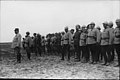 As tropas romenas desfilam diante do general Berthelot, 8 de junho de 1917.