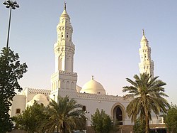 مسجد القبلتين أحد مساجد المدينة المنورة التاريخية
