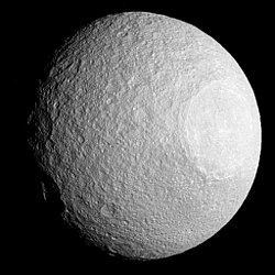 A Tethys a Cassini szonda felvételén
