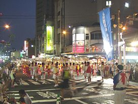 駅前通り若桜街道交差点付近。進行方向は鳥取駅。(2013年)