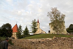 Spielfeld temploma és kastélya
