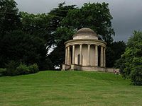 Templo de la virtud antigua, en un jardín inglés diseñado por William Kent (1735).
