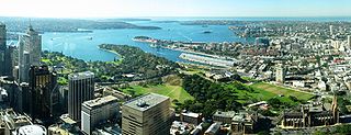 The Domain stretching across from the bottom right to the centre. 2003 SydneyBay1 ST 03.jpg