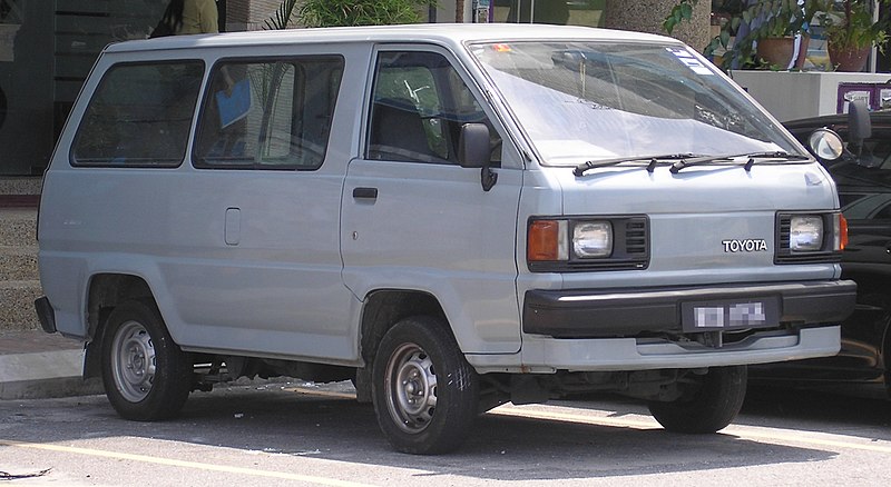 800px-Toyota_Liteace_(third_generation)_(front)%2C_Serdang.jpg