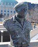 Buste de Paul Triquet dans le Monument aux Valeureux à Ottawa