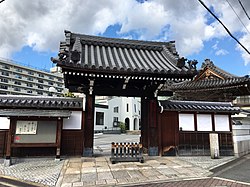 雲雷寺 山門